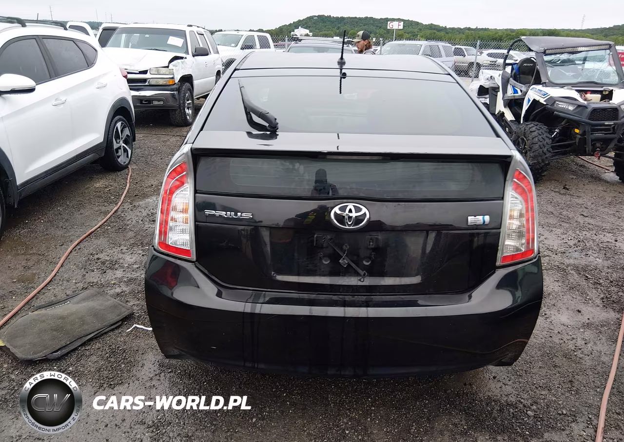 2014 Toyota Prius Two VIN:JTDKN3DU6E1815894 - 16