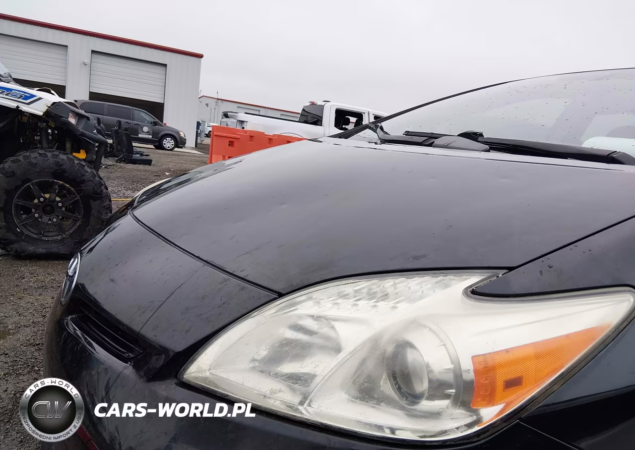 2014 Toyota Prius Two VIN:JTDKN3DU6E1815894 - 6