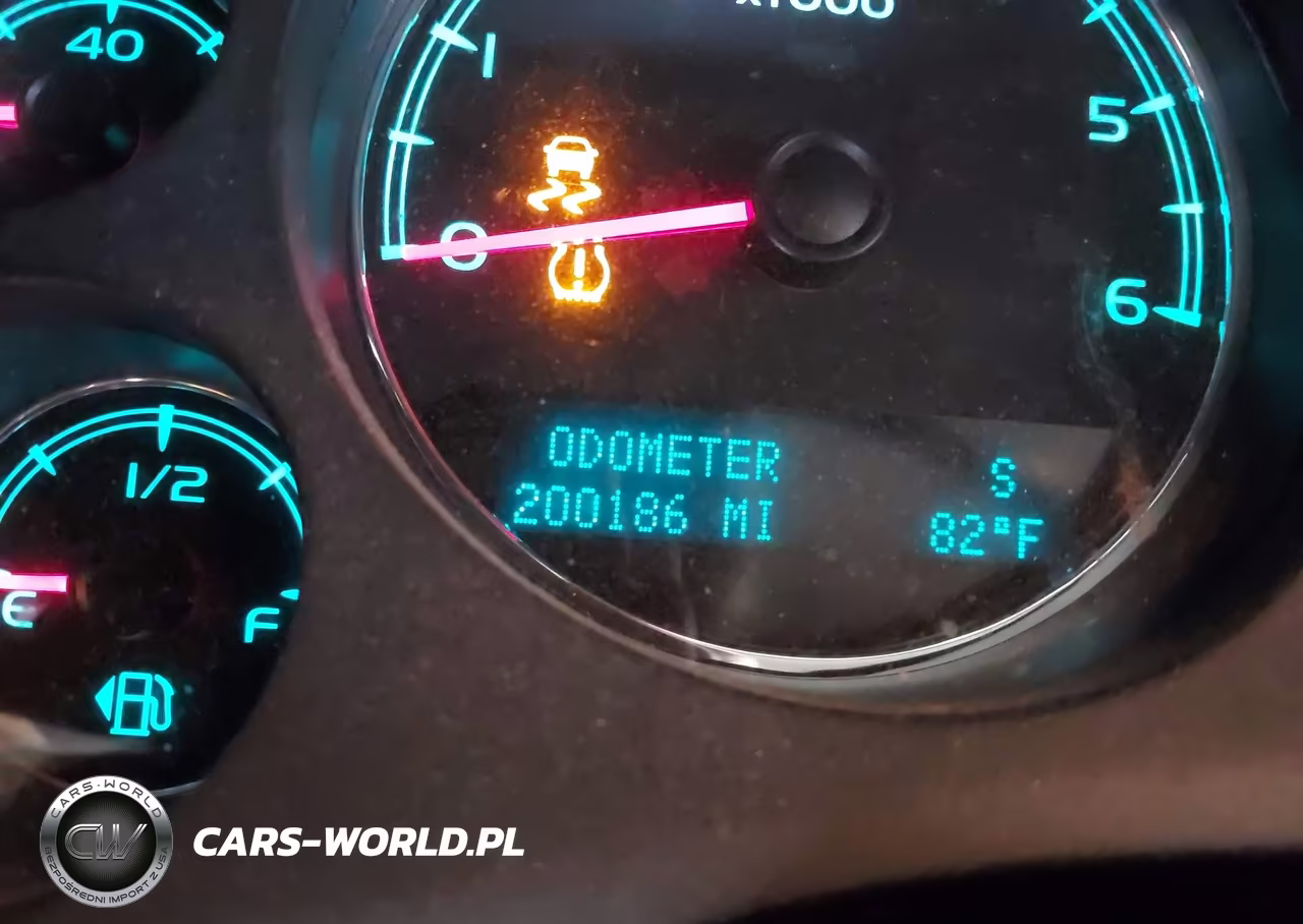 2012 Chevrolet Suburban 1500 Lt VIN:1GNSKJE78CR123180 - 16