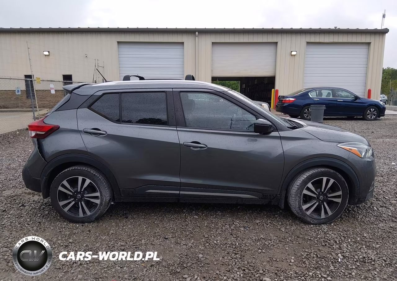 2019 Nissan Kicks Sr VIN:3N1CP5CU8KL564055 - 13