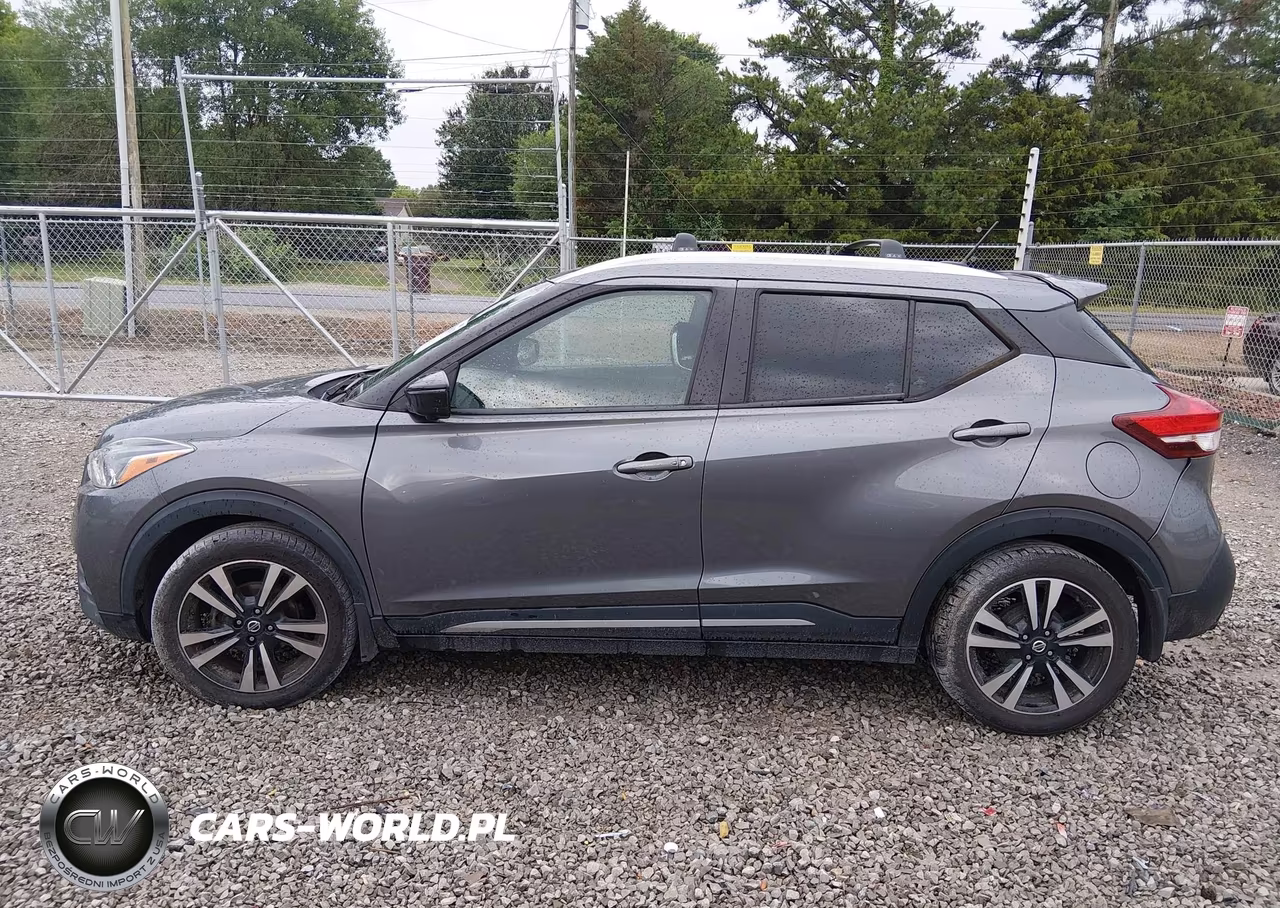 2019 Nissan Kicks Sr VIN:3N1CP5CU8KL564055 - 14
