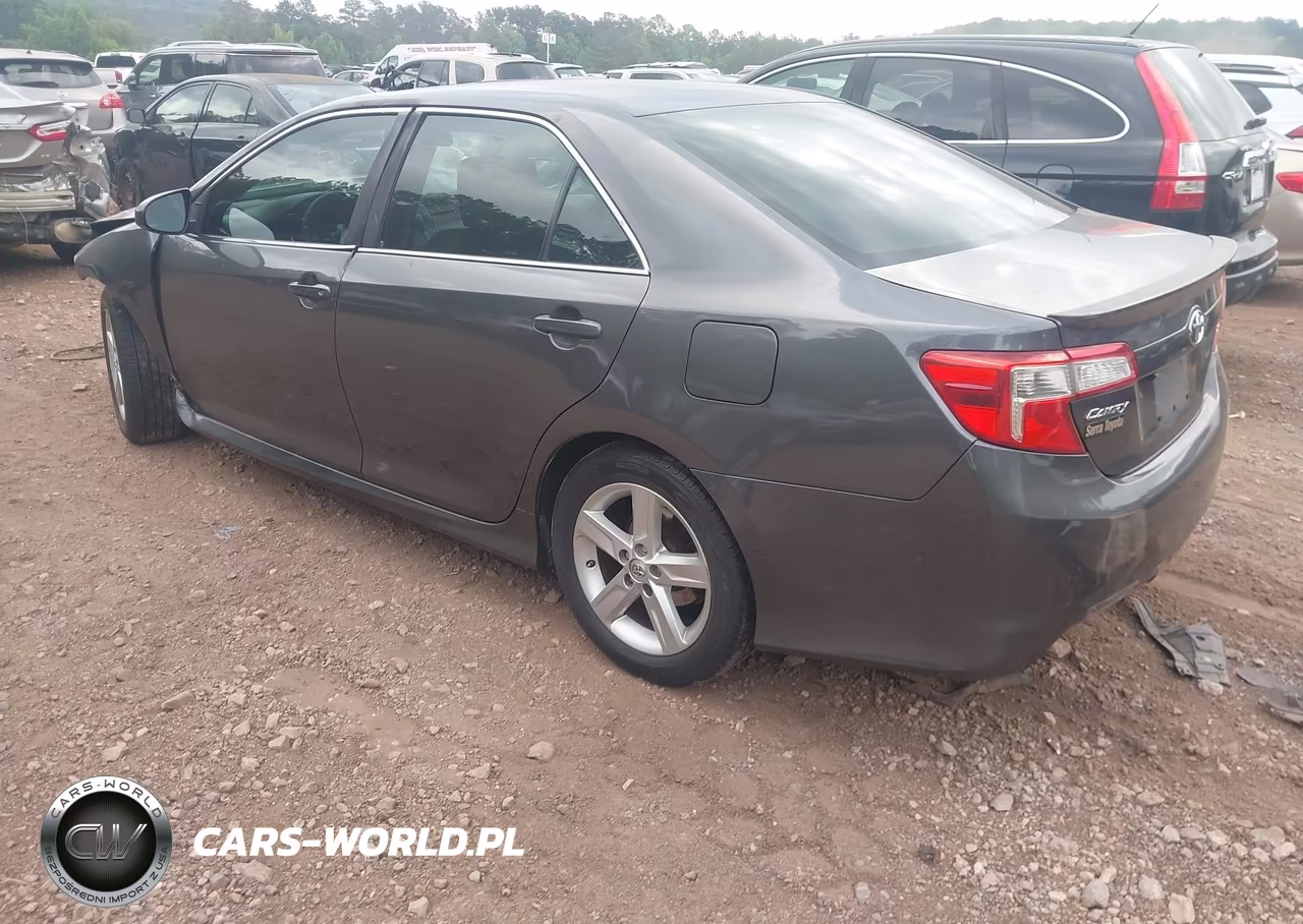 2014 Toyota Camry Se VIN:4T1BF1FK2EU335570 - 3