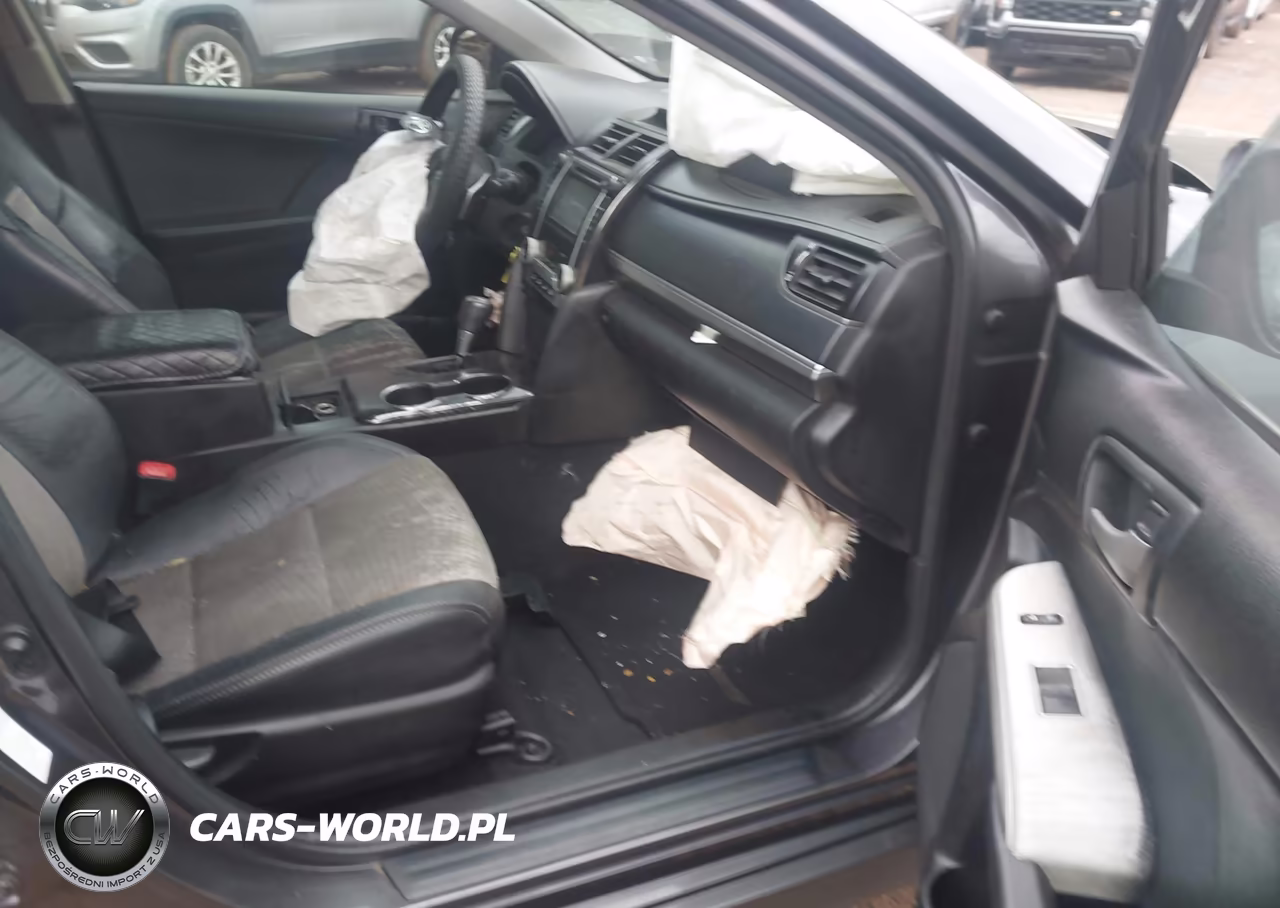 2014 Toyota Camry Se VIN:4T1BF1FK2EU335570 - 5