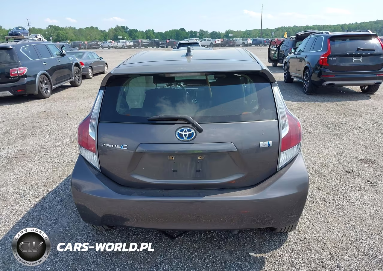 2015 Toyota Prius C Two VIN:JTDKDTB30F1114122 - 15