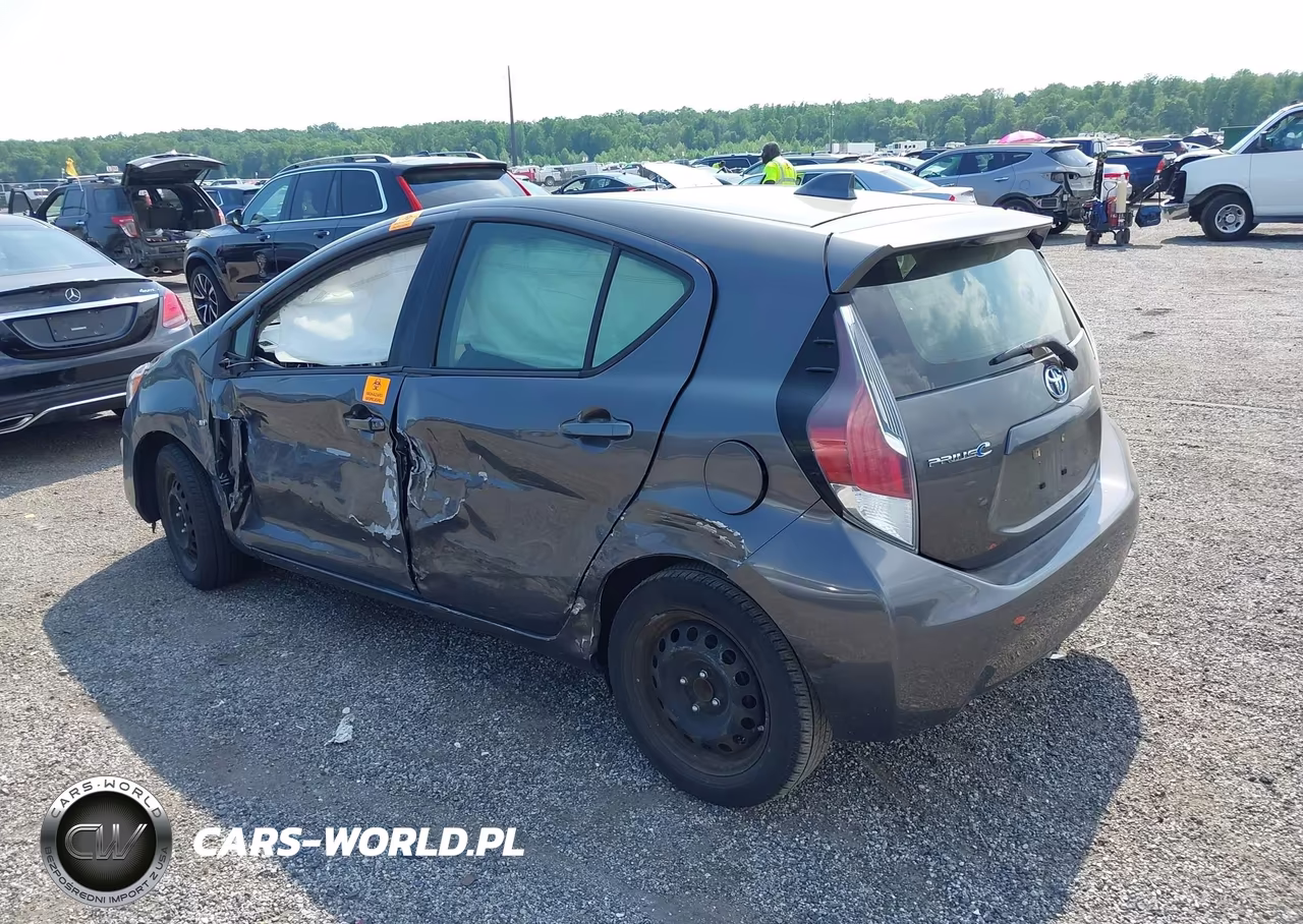 2015 Toyota Prius C Two VIN:JTDKDTB30F1114122 - 3