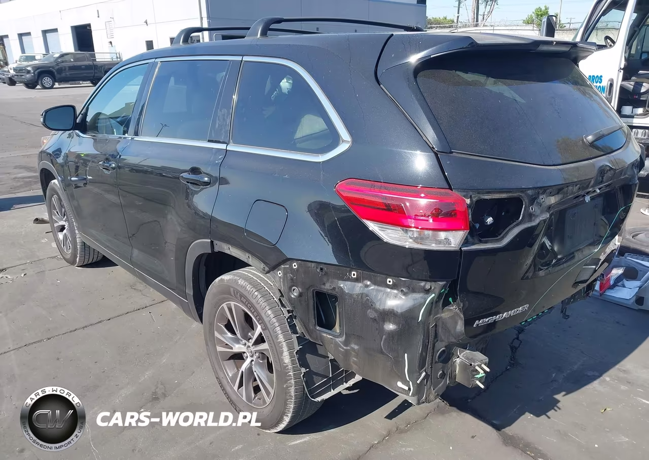 2019 Toyota Highlander Le VIN:5TDZARFH8KS054278 - 3
