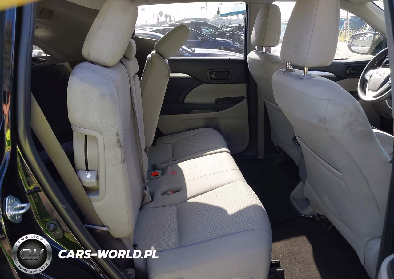 2019 Toyota Highlander Le VIN:5TDZARFH8KS054278 - 8