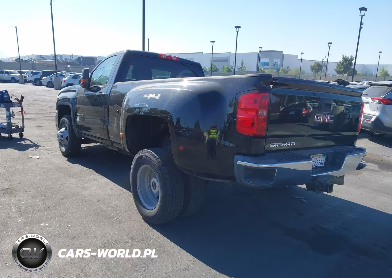 2015 GMC Sierra 3500Hd VIN:1GT321E80FZ526094 - 3