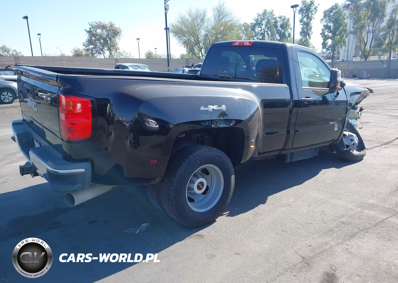 2015 GMC Sierra 3500Hd VIN:1GT321E80FZ526094 - 4