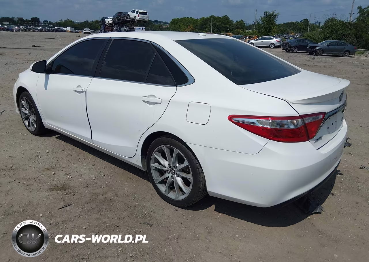 2017 Toyota Camry Xse VIN:4T1BF1FK8HU633125 - 3