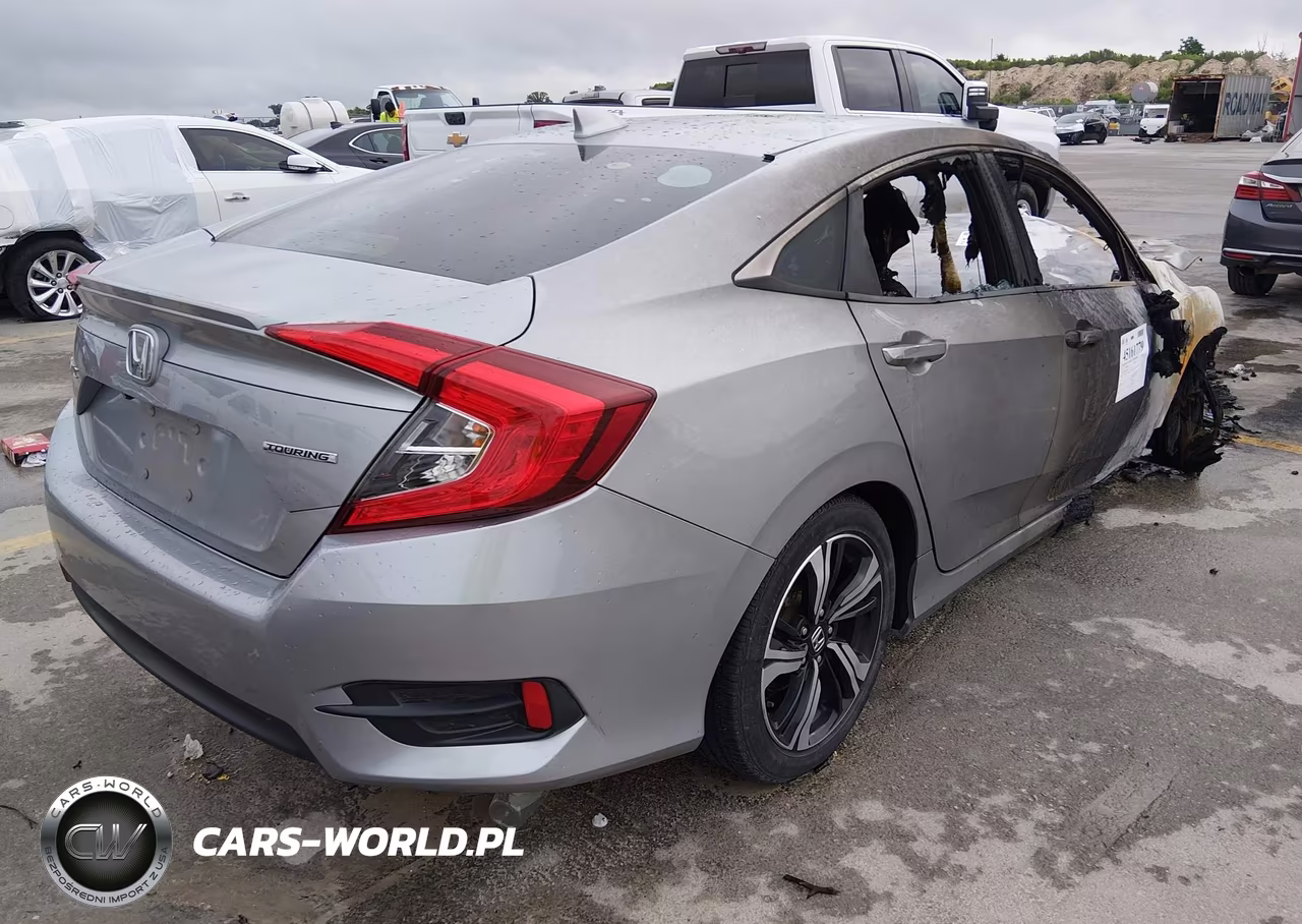 2017 Honda Civic Touring VIN:19XFC1F94HE032093 - 4
