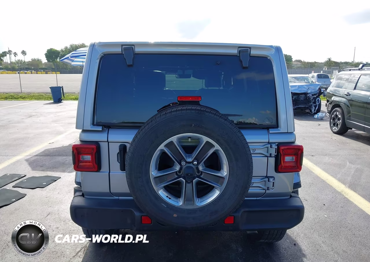 2021 Jeep Wrangler Unlimited Sahara 4X4 VIN:1C4HJXEN9MW613945 - 16