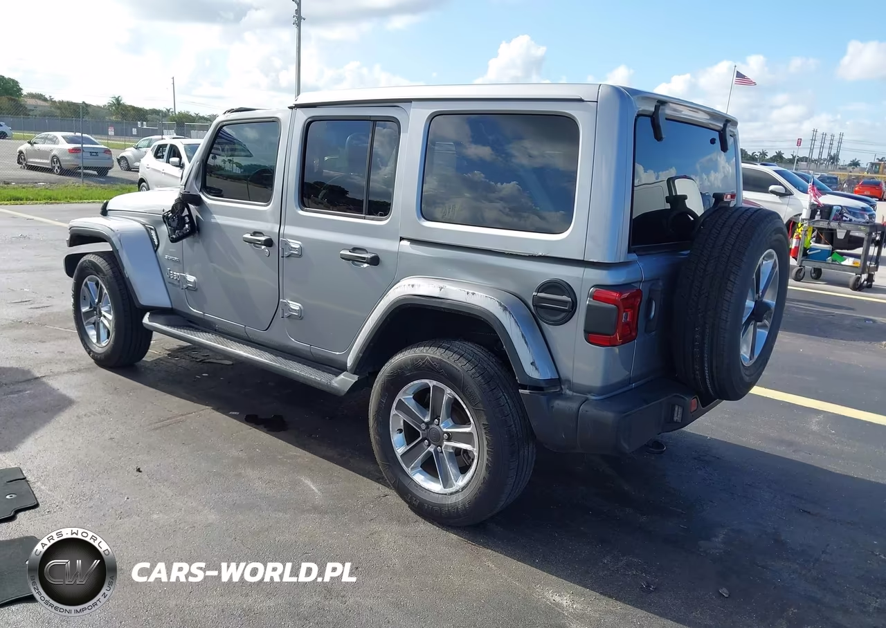 2021 Jeep Wrangler Unlimited Sahara 4X4 VIN:1C4HJXEN9MW613945 - 3