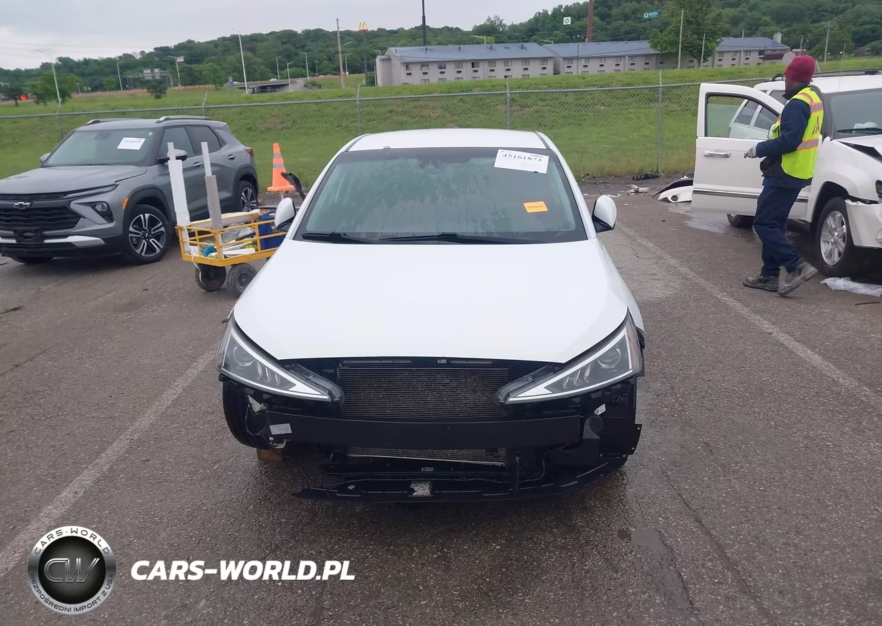 2020 Hyundai Elantra Sel VIN:5NPD84LF2LH511606 - 13