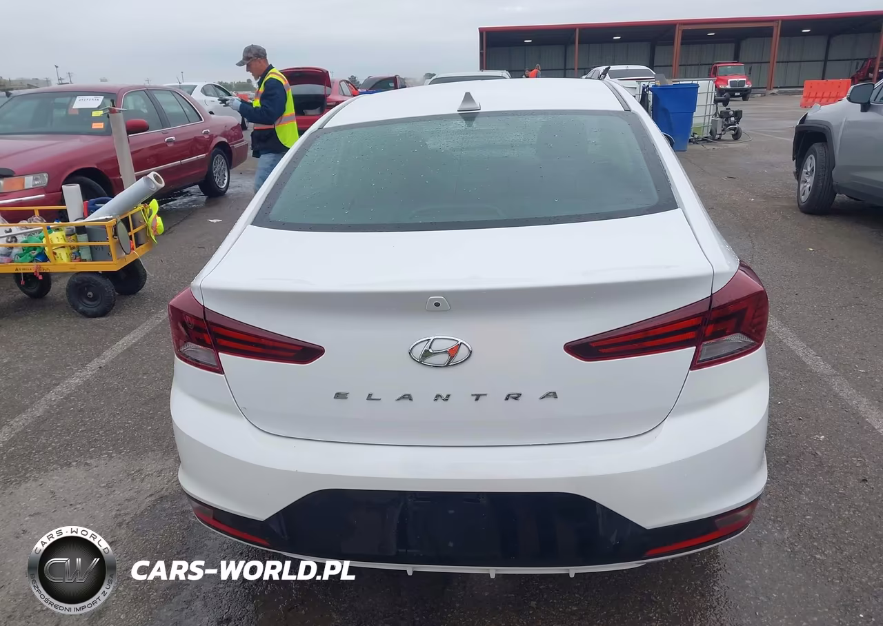 2020 Hyundai Elantra Sel VIN:5NPD84LF2LH511606 - 17