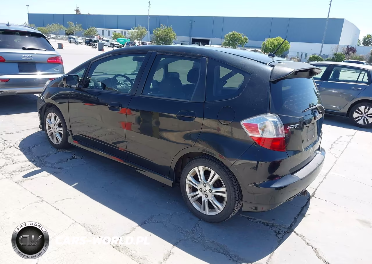 2010 Honda Fit Sport VIN:JHMGE8H42AC002515 - 3