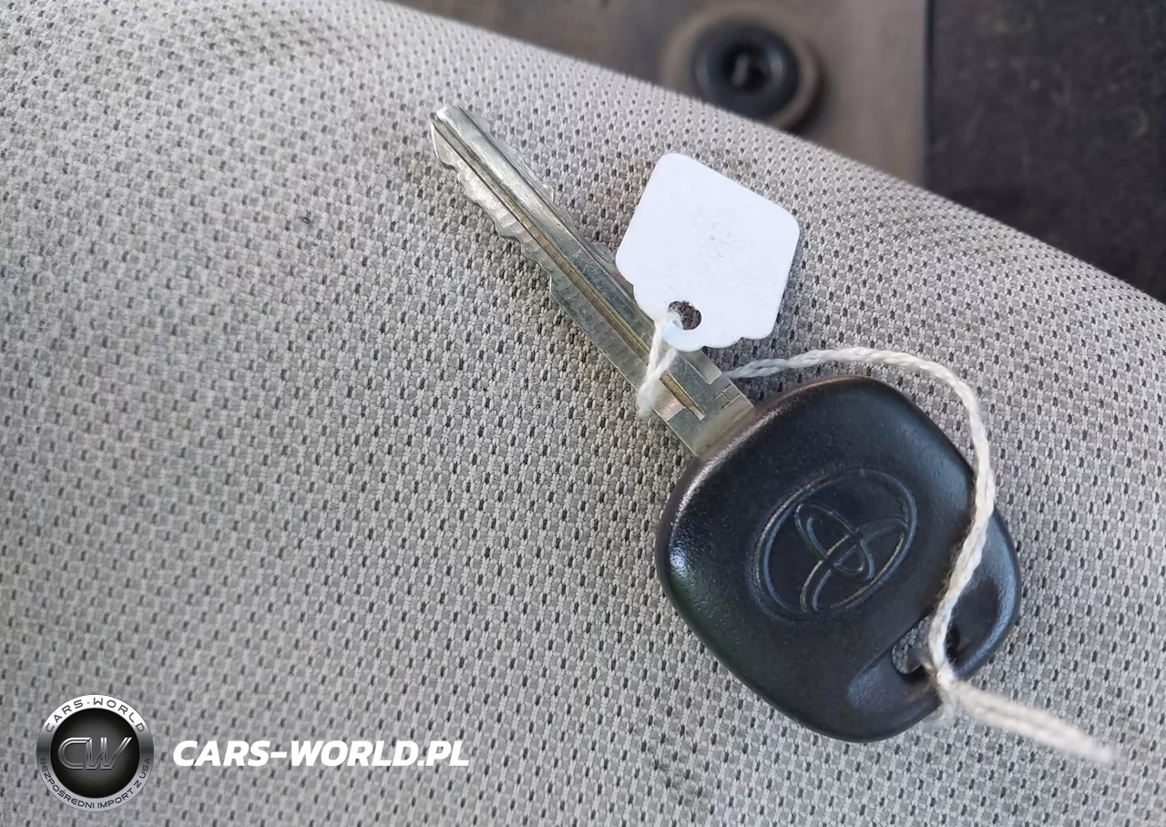 2020 Toyota Corolla L VIN:JTDDPRAE2LJ078015 - 11