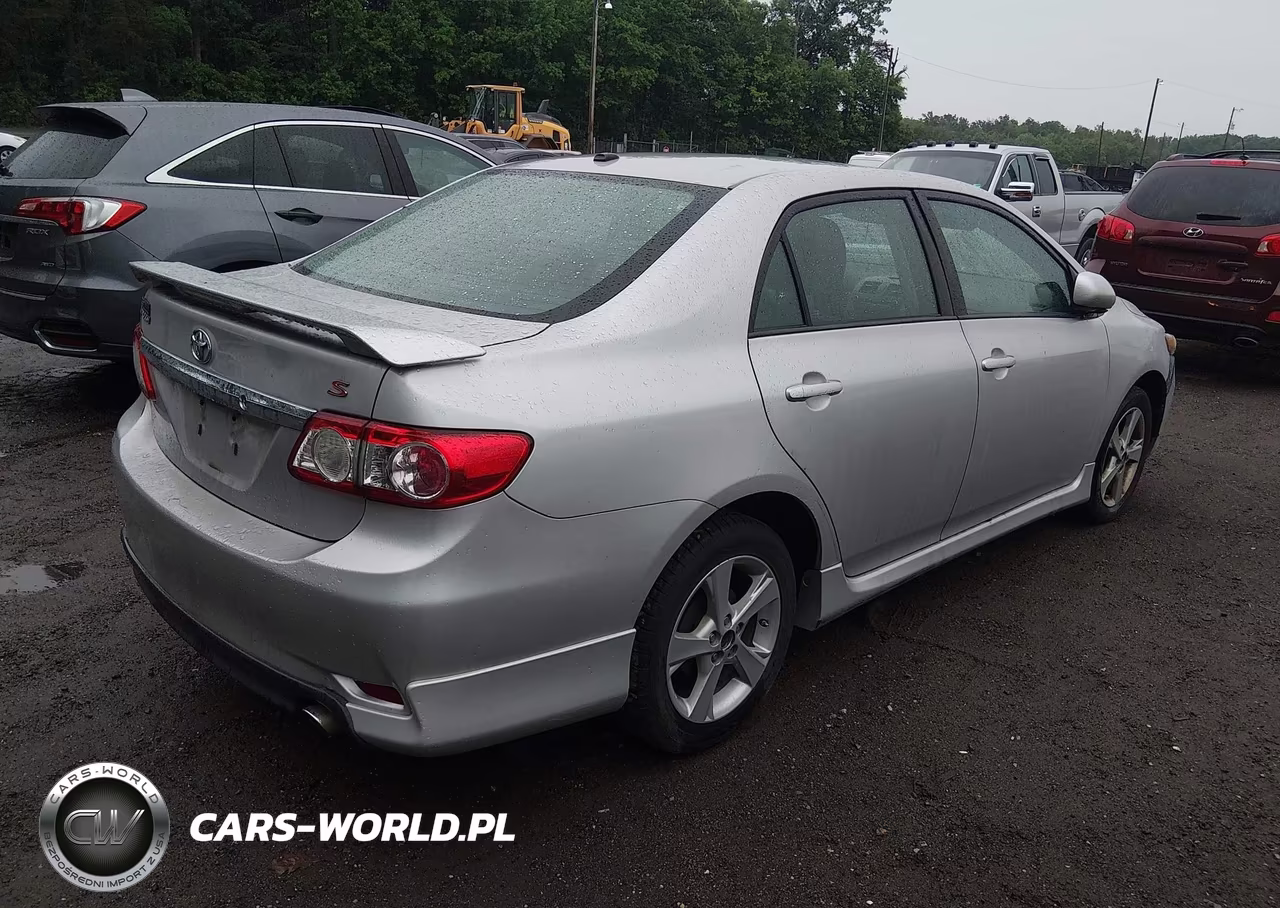 2011 Toyota Corolla S VIN:2T1BU4EE8BC635839 - 4