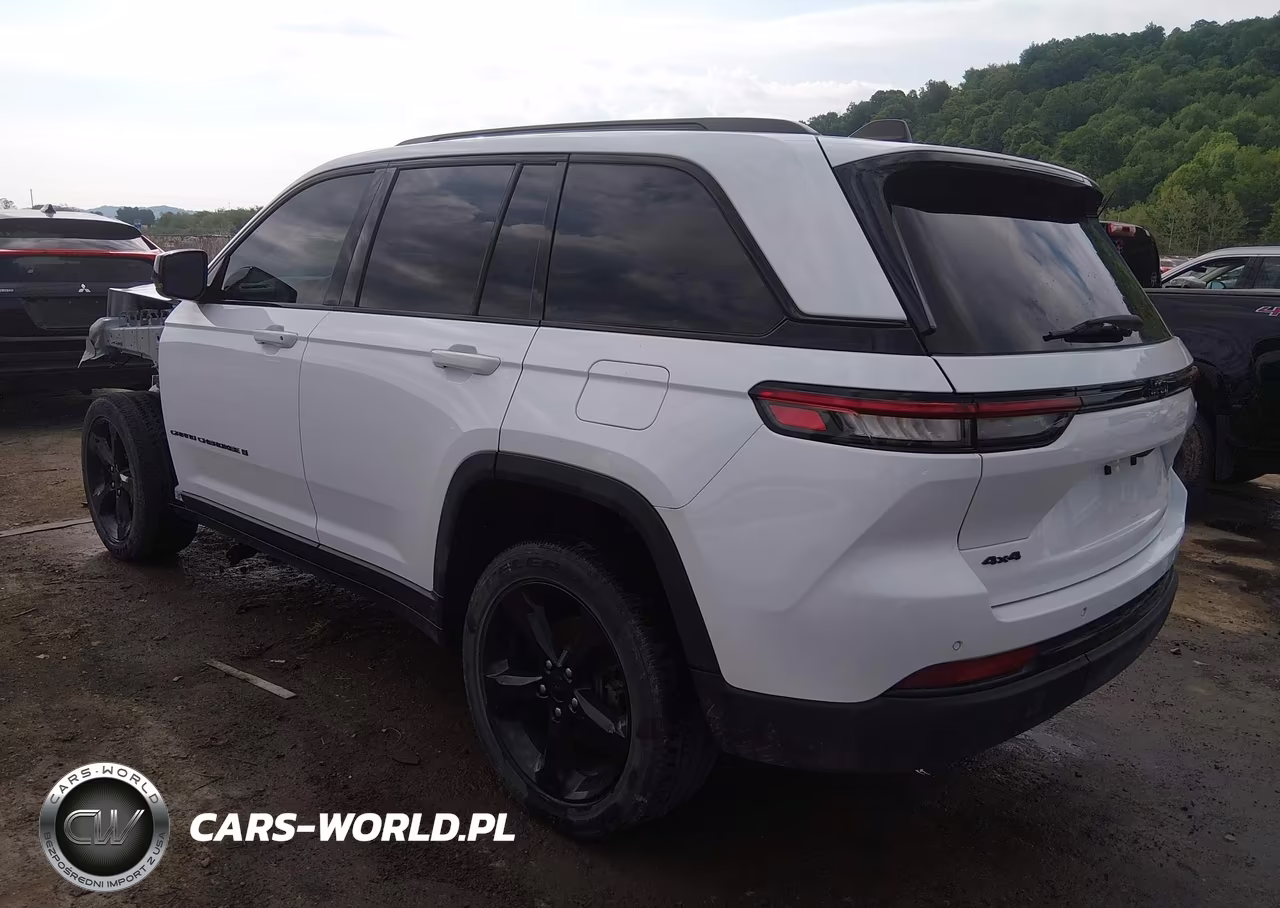 2024 Jeep Grand Cherokee Altitude 4X4 VIN:1C4RJHAG6R8938842 - 3
