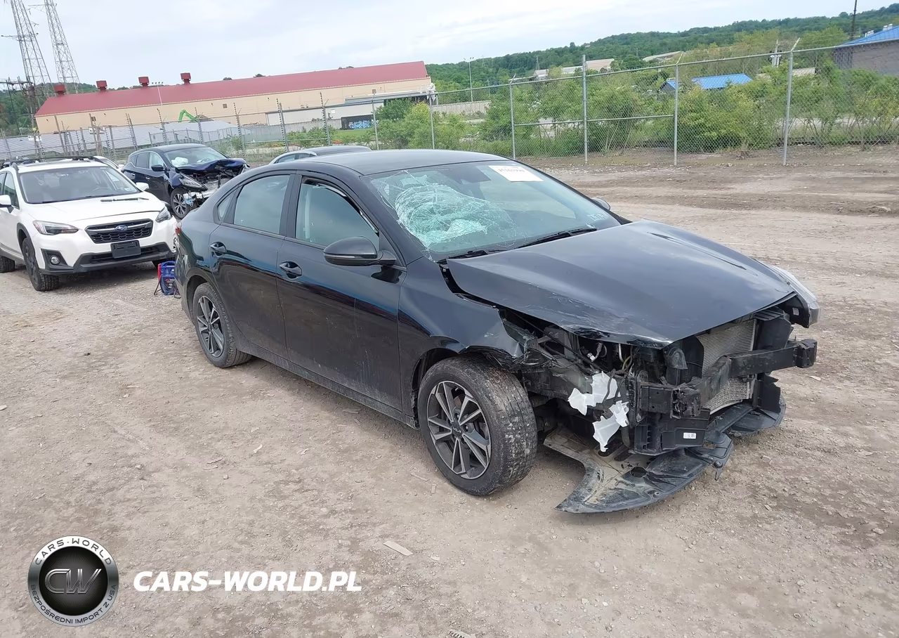2023 Kia Forte Lxs – zdjęcie 1 z 17