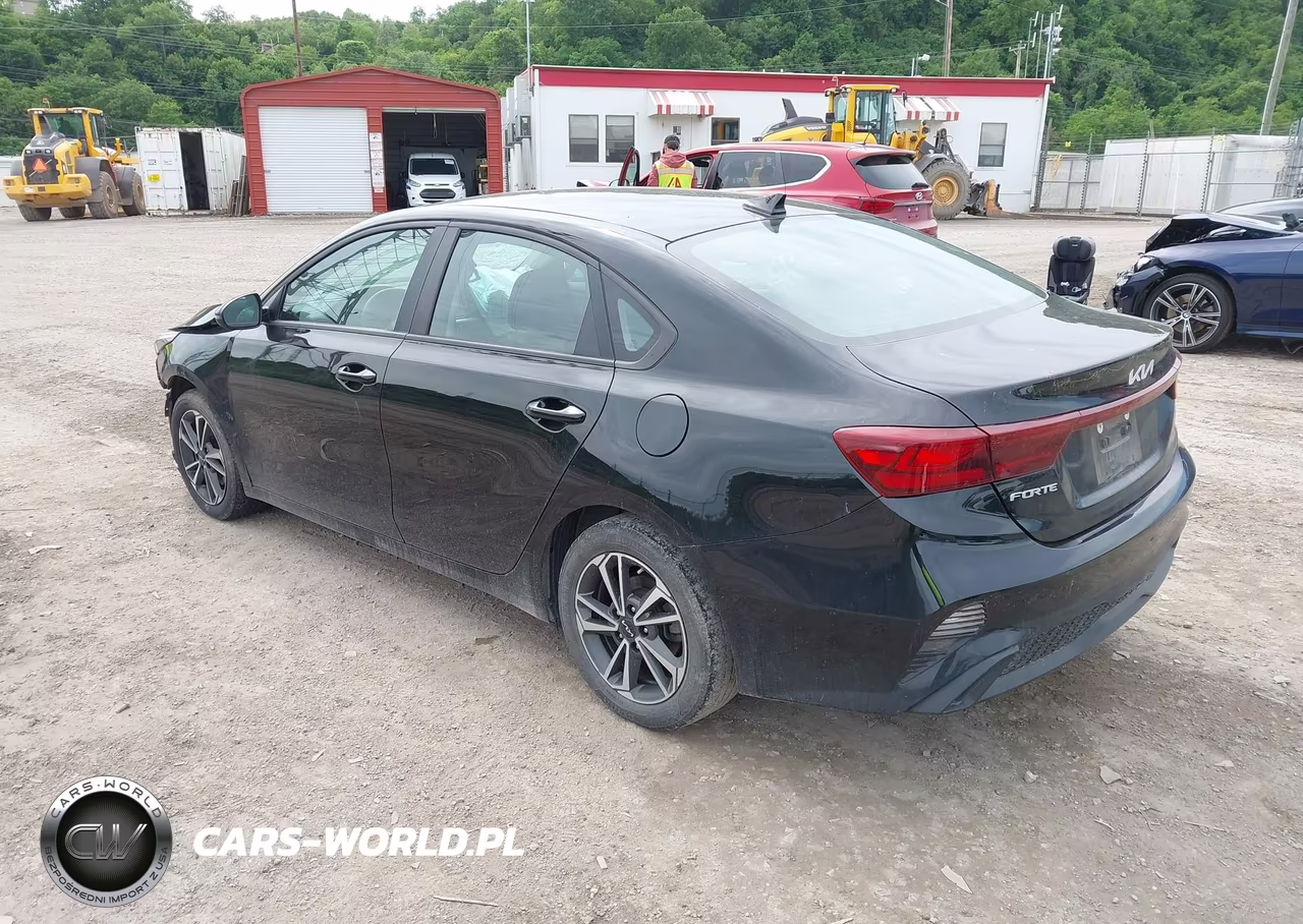 2023 Kia Forte Lxs VIN:3KPF24AD4PE530745 - 3
