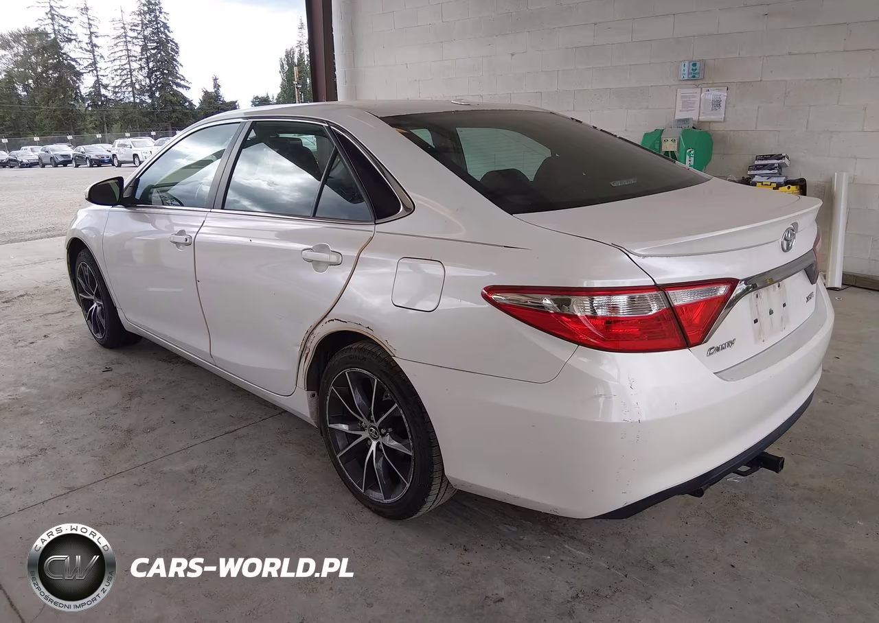 2015 Toyota Camry Xse VIN:4T1BF1FK8FU113178 - 3