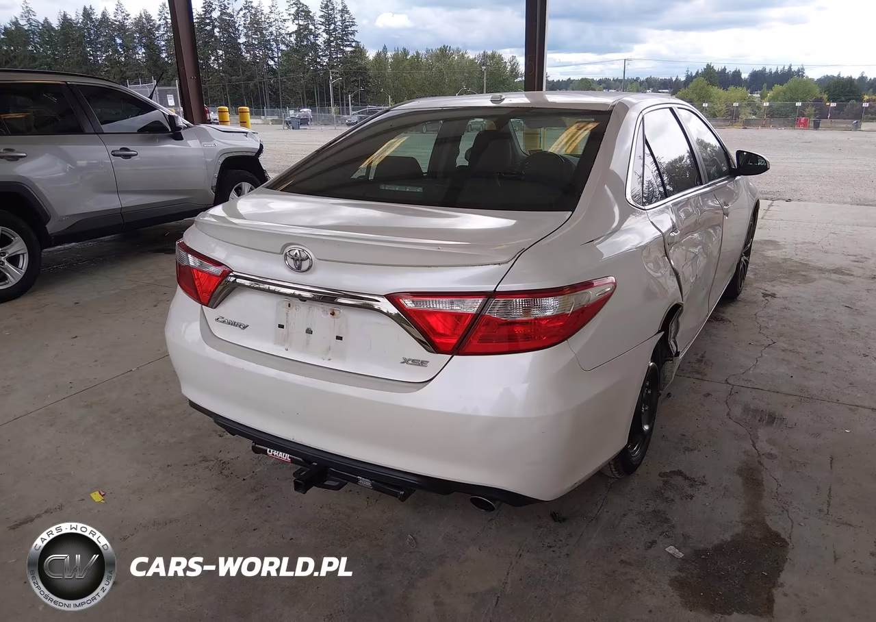 2015 Toyota Camry Xse VIN:4T1BF1FK8FU113178 - 4