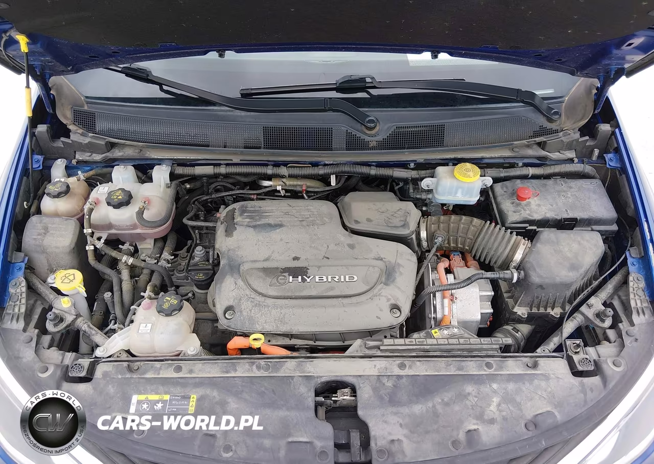 2018 Chrysler Pacifica Hybrid Touring Plus VIN:2C4RC1H72JR289718 - 8