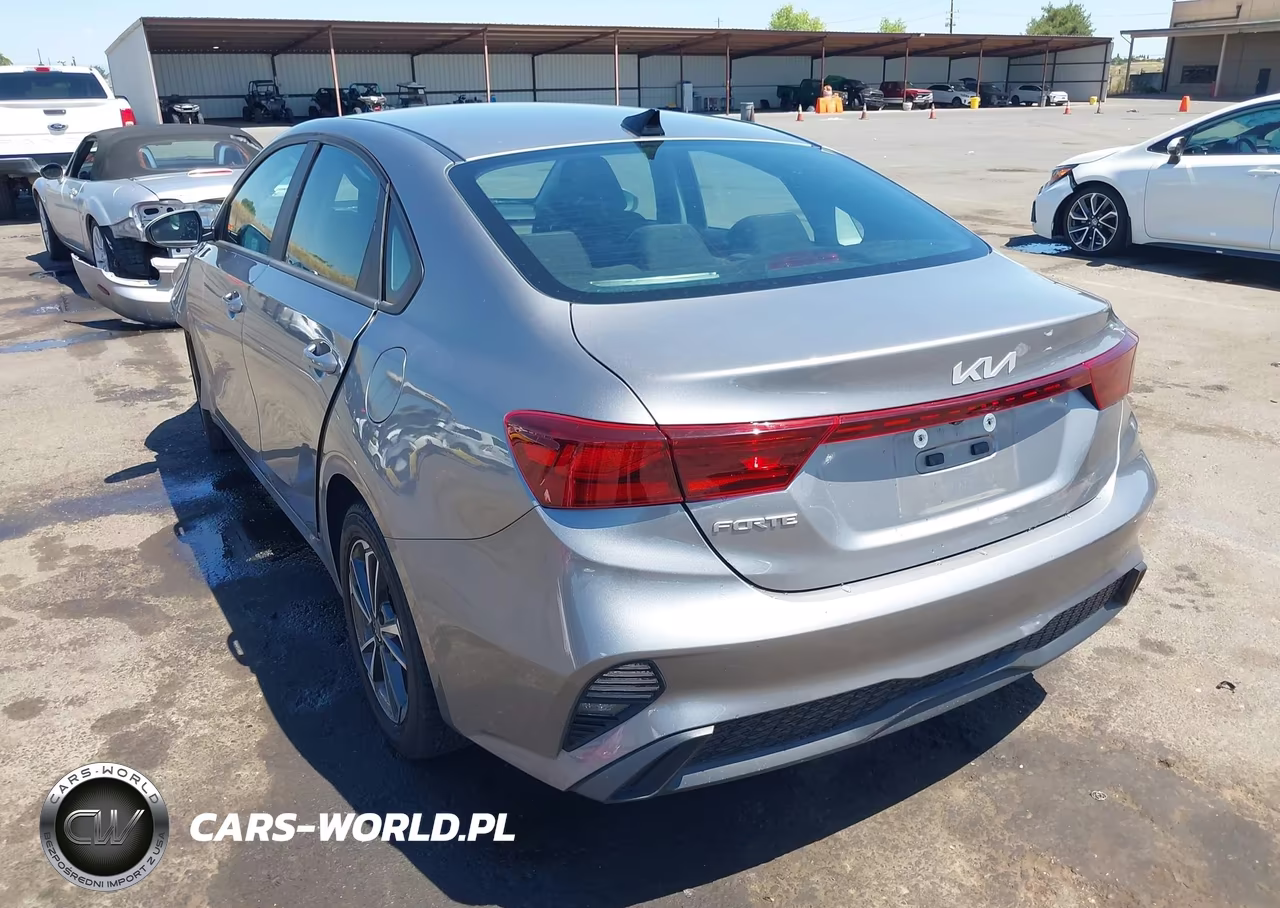 2023 Kia Forte Lxs VIN:3KPF24AD1PE542061 - 3