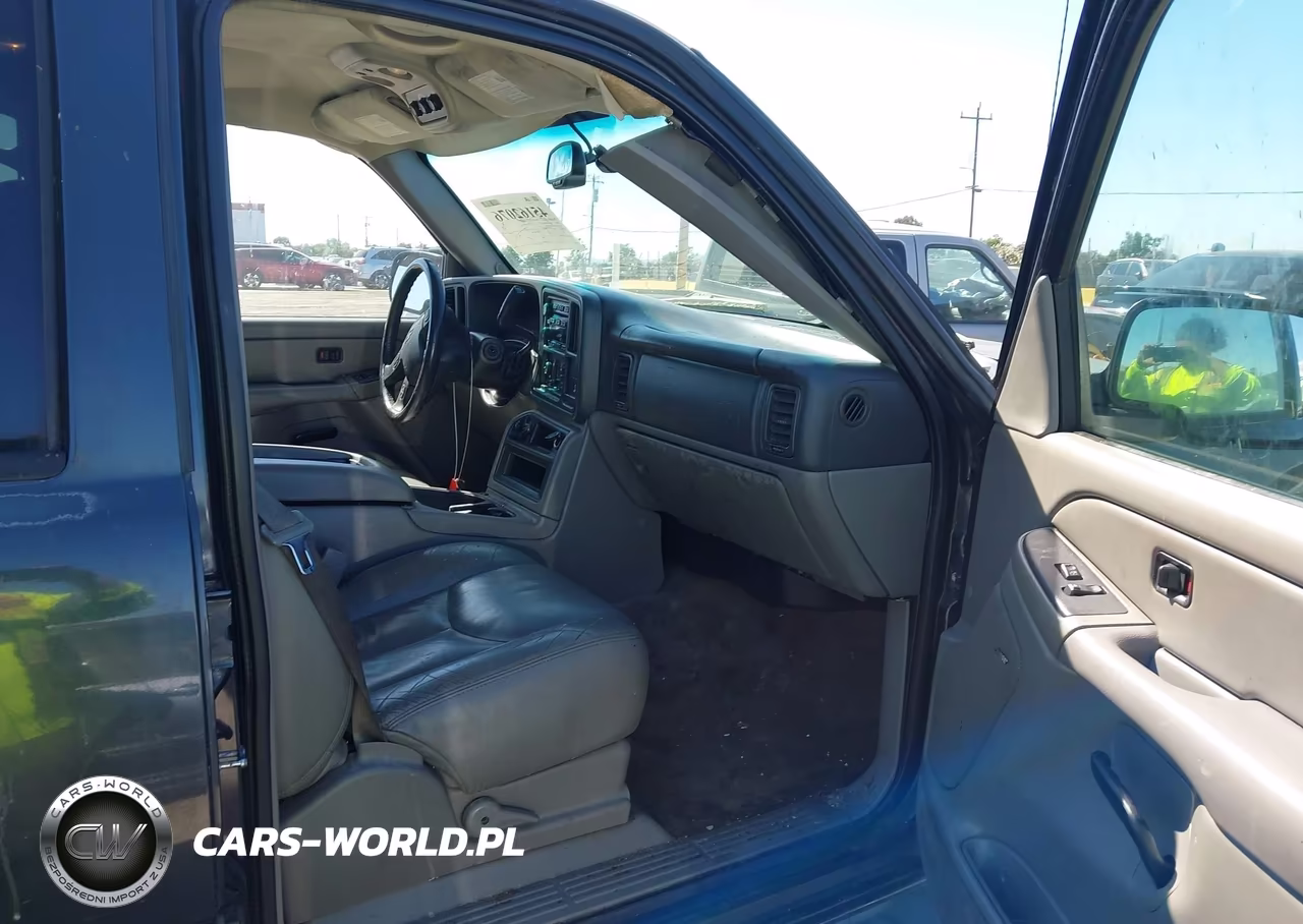 2005 Chevrolet Tahoe Ls VIN:1GNEC13T35J212005 - 5