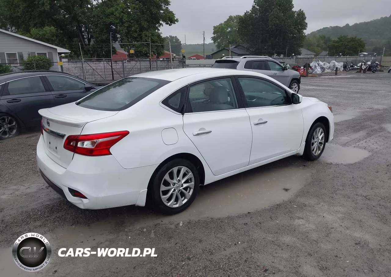 2017 Nissan Sentra S VIN:3N1AB7AP4HY364929 - 4