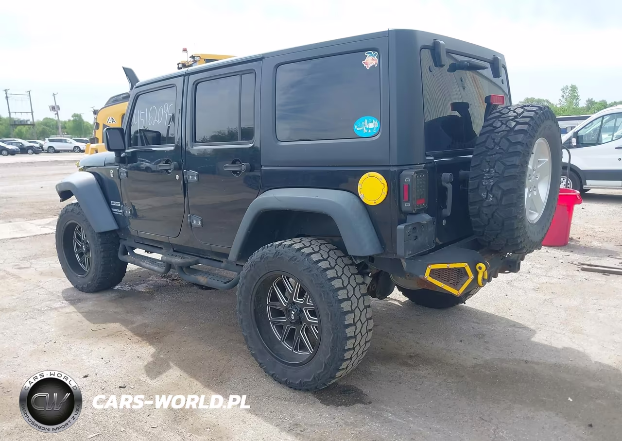 2015 Jeep Wrangler Unlimited Sport VIN:1C4HJWDG8FL761229 - 3