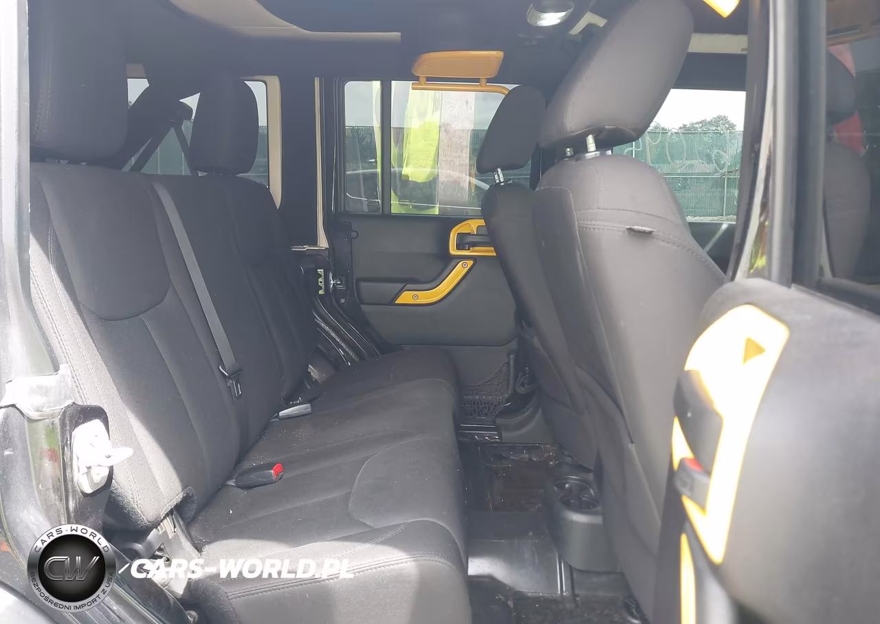 2015 Jeep Wrangler Unlimited Sport VIN:1C4HJWDG8FL761229 - 8