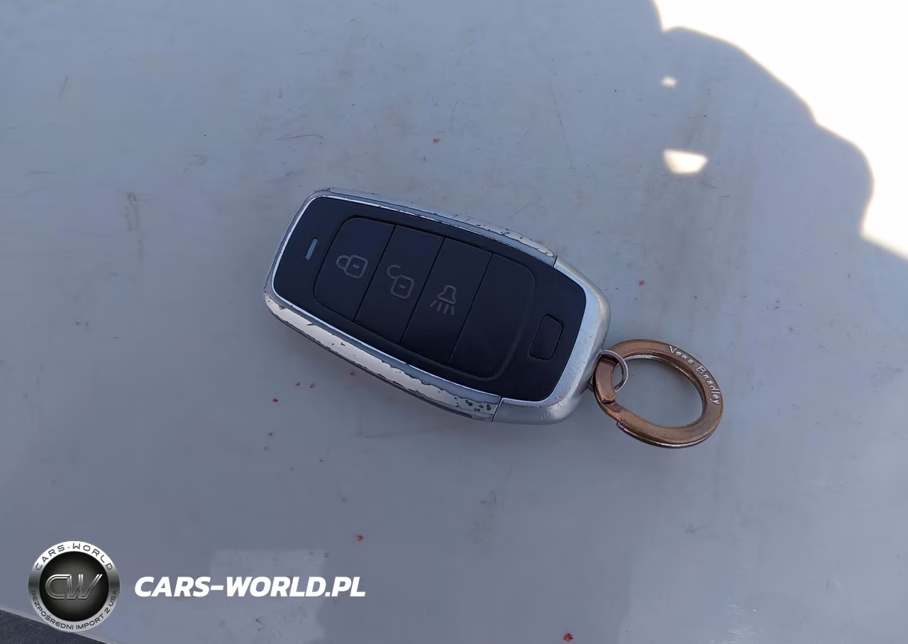2018 Buick Enclave Essence VIN:5GAERBKW6JJ142133 - 11