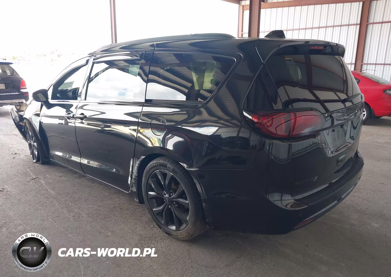 2019 Chrysler Pacifica Touring L VIN:2C4RC1BG4KR507538 - 3