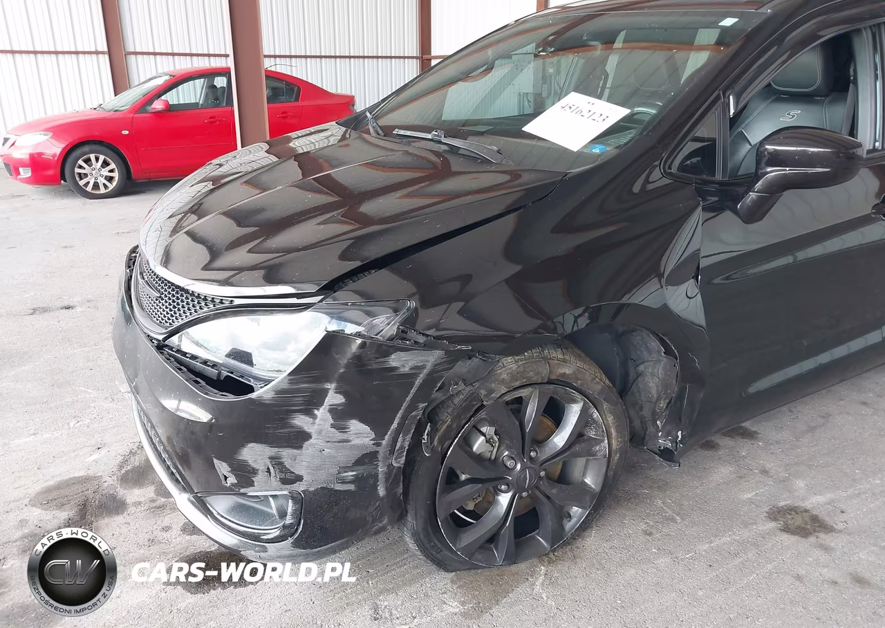 2019 Chrysler Pacifica Touring L VIN:2C4RC1BG4KR507538 - 6
