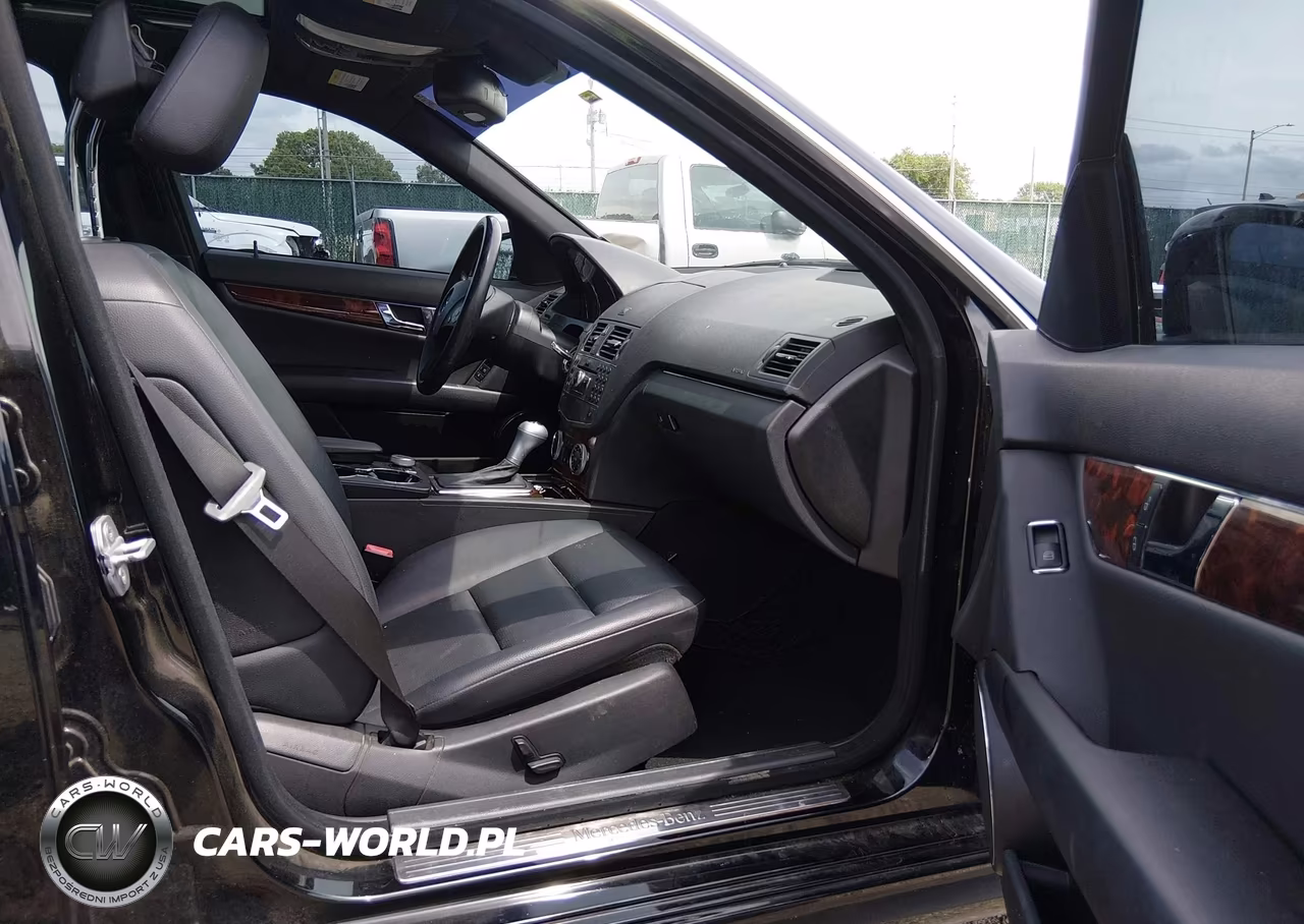 2010 Mercedes-Benz C 300 Luxury-Sport VIN:WDDGF5EB8AF445532 - 5