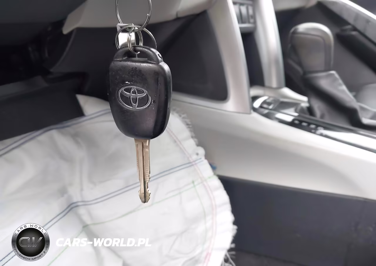 2022 Toyota Corolla Cross L VIN:7MUAAABG5NV009904 - 11