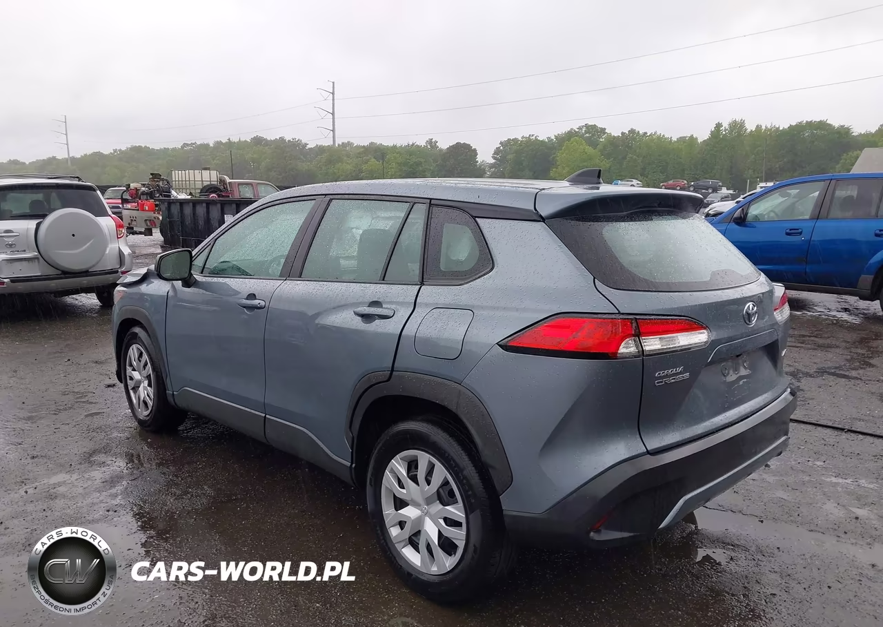 2022 Toyota Corolla Cross L VIN:7MUAAABG5NV009904 - 3