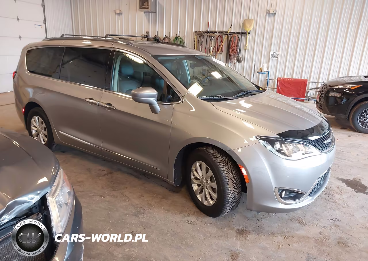 2018 Chrysler Pacifica Touring L – zdjęcie 1 z 16