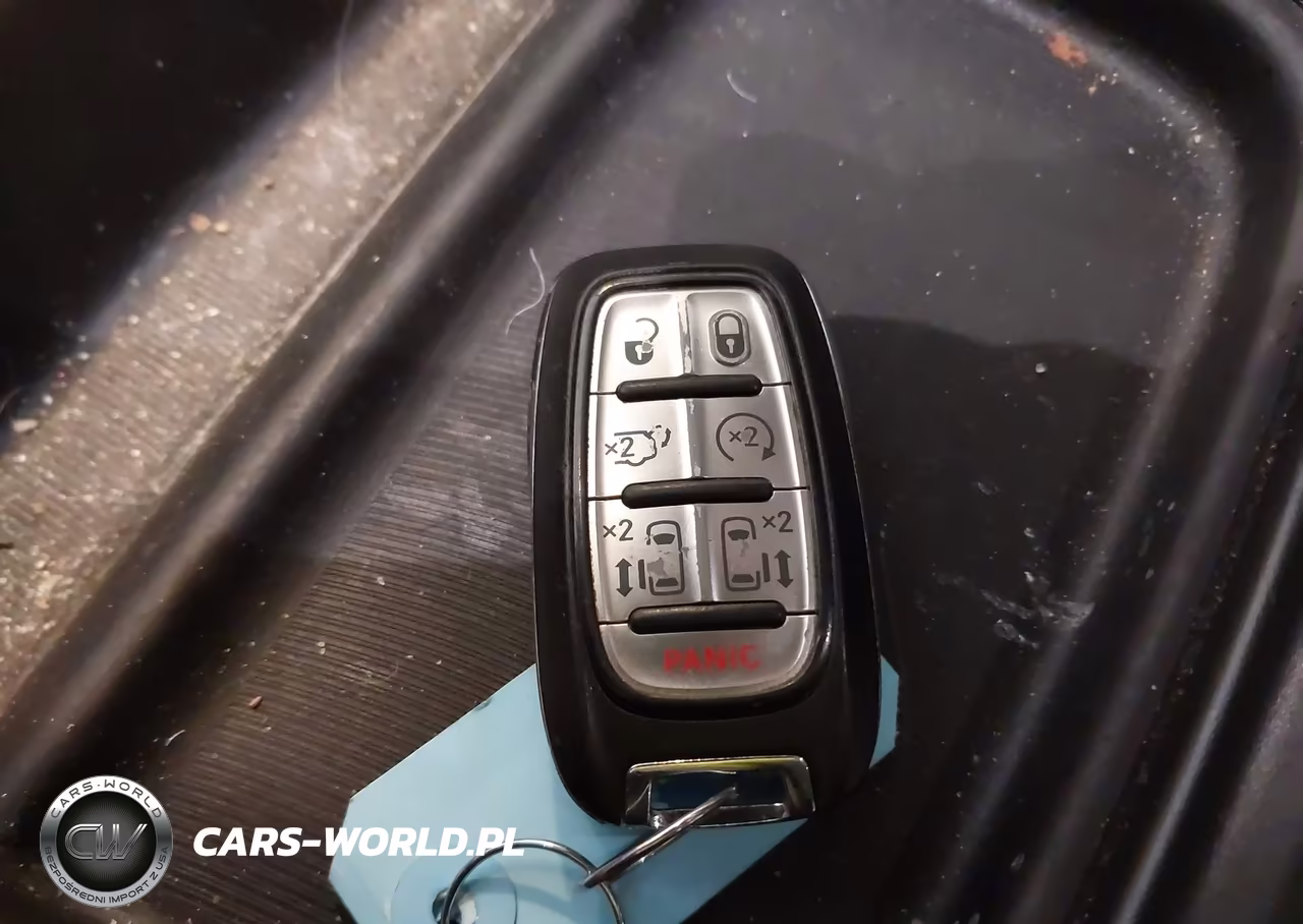2018 Chrysler Pacifica Touring L VIN:2C4RC1BG4JR287784 - 11