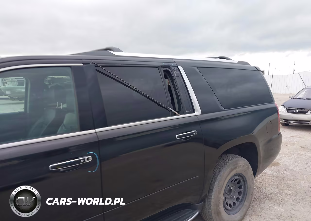 2017 Chevrolet Suburban Premier VIN:1GNSKJKC0HR121609 - 6
