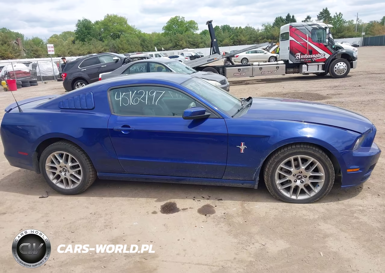 2014 Ford Mustang V6 Premium VIN:1ZVBP8AM7E5246314 - 13