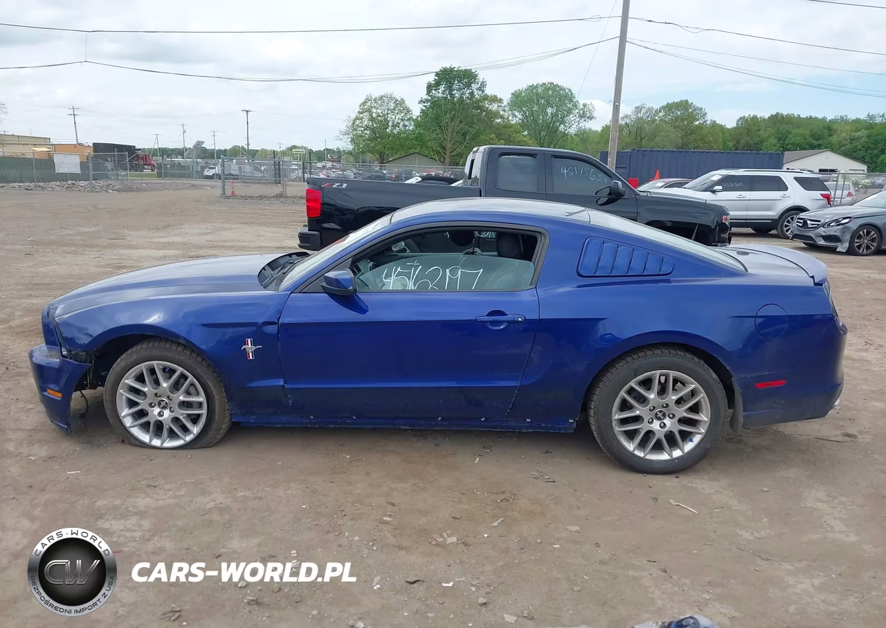 2014 Ford Mustang V6 Premium VIN:1ZVBP8AM7E5246314 - 14