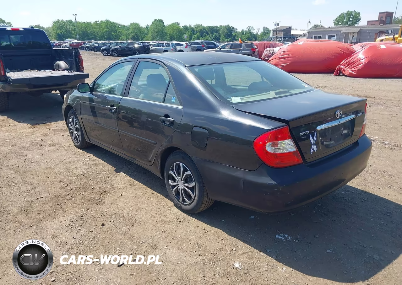 2004 Toyota Camry Le VIN:4T1BE32K04U270575 - 3