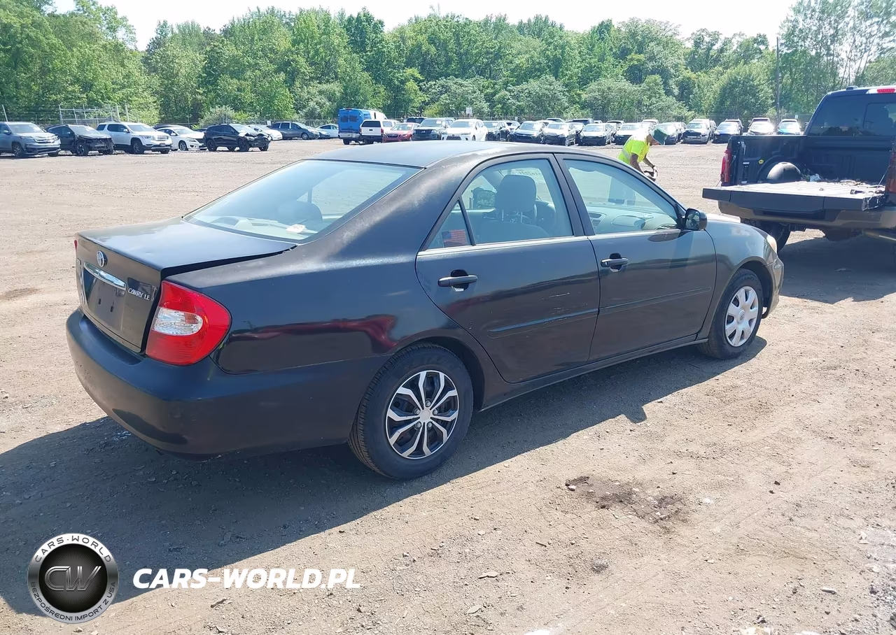 2004 Toyota Camry Le VIN:4T1BE32K04U270575 - 4