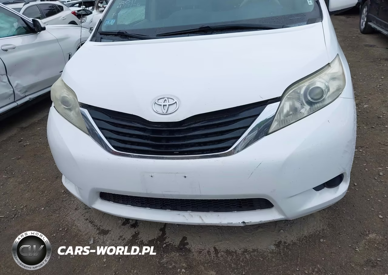 2011 Toyota Sienna Le V6 VIN:5TDKK3DC3BS111568 - 12