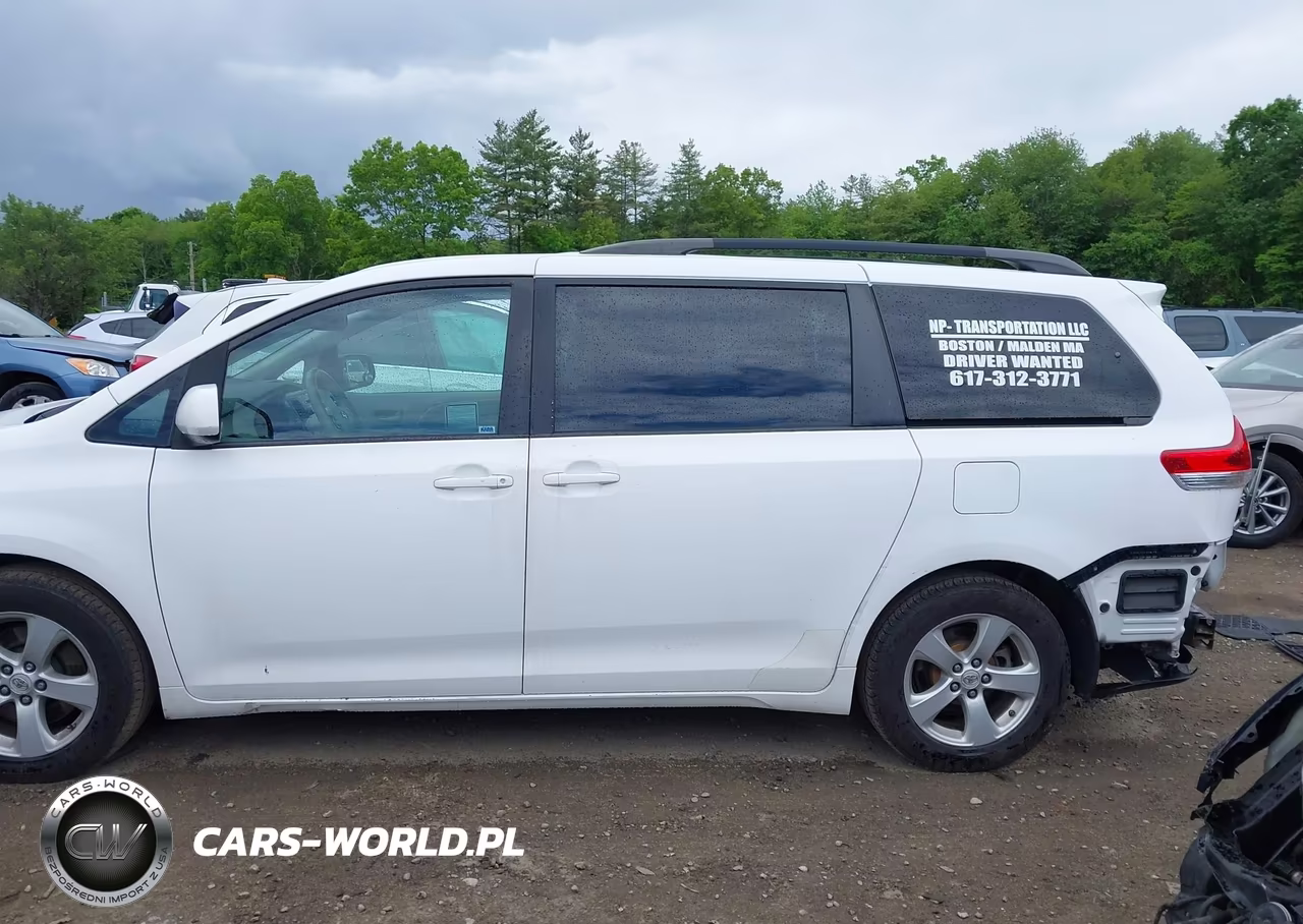 2011 Toyota Sienna Le V6 VIN:5TDKK3DC3BS111568 - 14