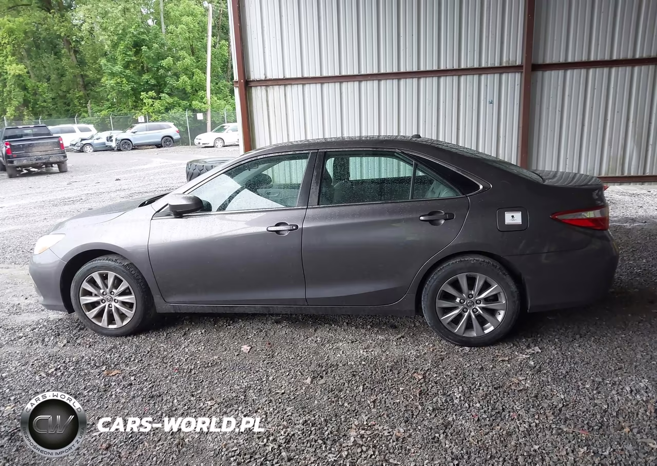 2016 Toyota Camry Xle VIN:4T4BF1FK9GR520983 - 14