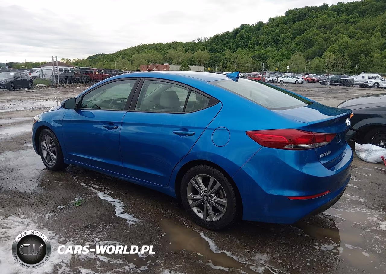 2018 Hyundai Elantra Sel VIN:5NPD84LF5JH365070 - 3